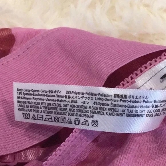 ❄️ UO | Out From Under Bralette Pink Lips Boho Beach Barbiecore - Picture 6 of 12